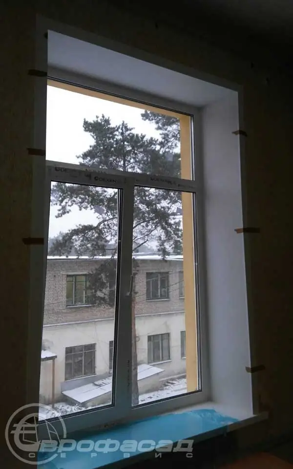 Установленное пластиковое окно из профиля DEXEN вместе с откосами - г. Минск, ул. Геологическая
